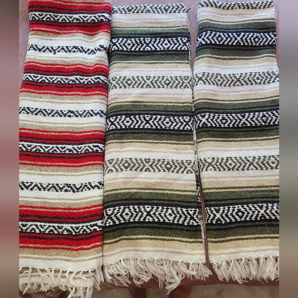 Mexican blankets - Picture 1 of 2